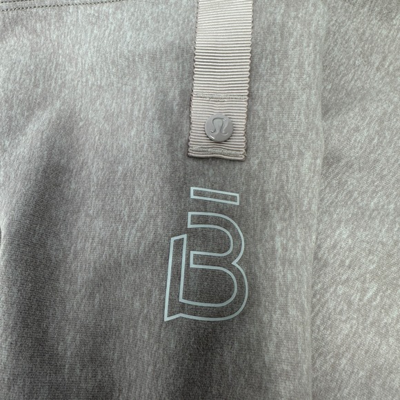 LULULEMON VINYASA SCARF One Size Model Heathered Iced Iris Multi Wear EUC - Picture 8 of 8